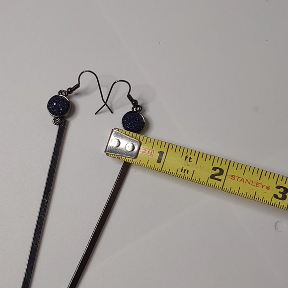 Long Metal And Dark Blue Plastic Dangle Earrings - Picture 8 of 8